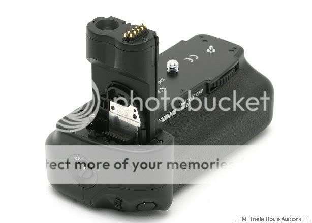 CANON ORIGINAL BATTERY GRIP BG-E2 - FITS 20D, 30D and 40D,