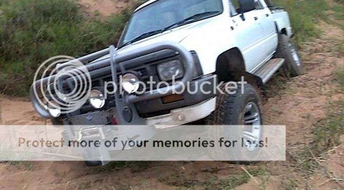 Toyota Hilux (1983 to 1988) Service Manual (E-book)