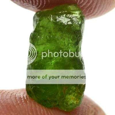 7.00CT.ROUGH 100% NATURAL UNHEATED GREEN APATITE