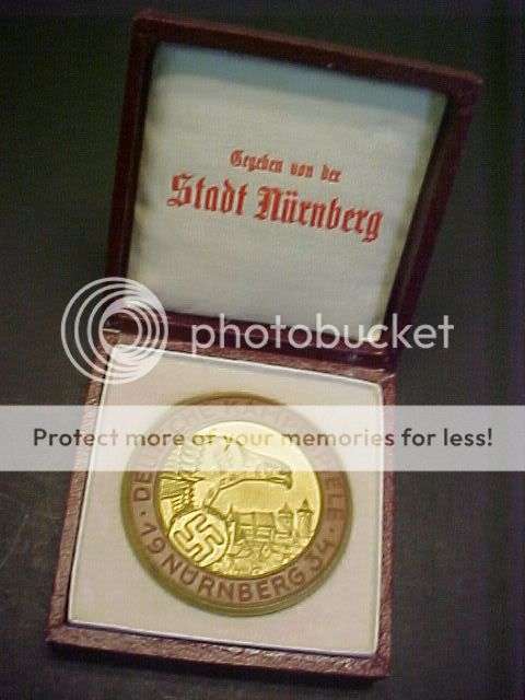 WWII German RARE Boxed NURNBERG Table Medal R10 NO RESERVE!