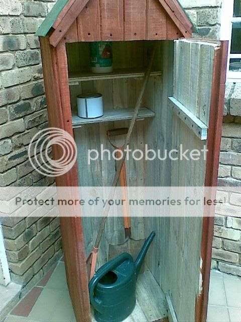 Biki Space 600 x 600 x 1800mm