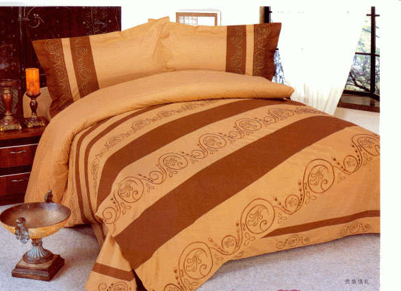 STUNNING! 6pc Queen Size Duvet set