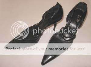 COOL BLACK STILETTOS!!