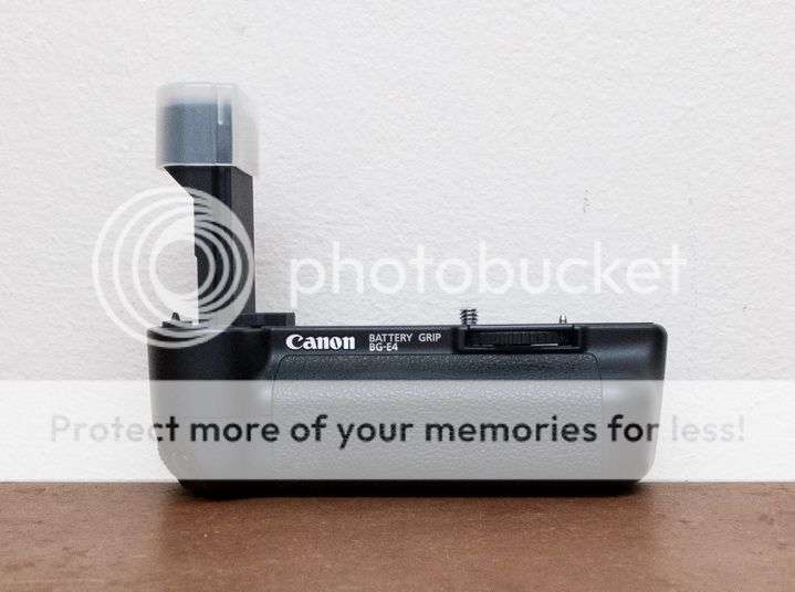 Canon 5D Mk I Battery Grip BG-E4 + 2 X Batteries included FREE *MINT* Classic