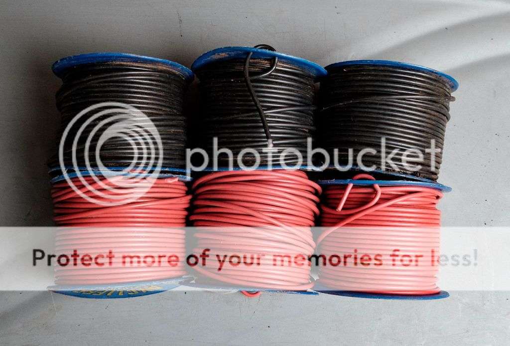 6 x Rolls of Electric Wiring Cable - Black & Red