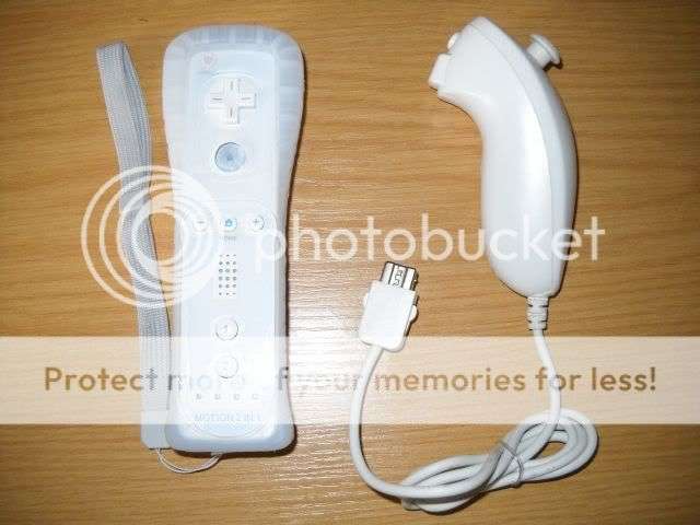 White Remote (Built-in Motion Plus) And Nunchuck