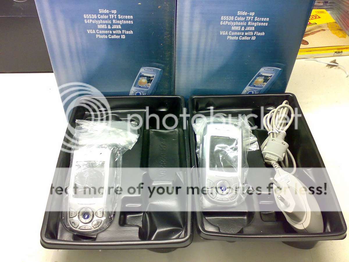 SAMSUNG E800 NEW IN THE BOX COMBO DEAL 2 PHONES FOR CHEAP