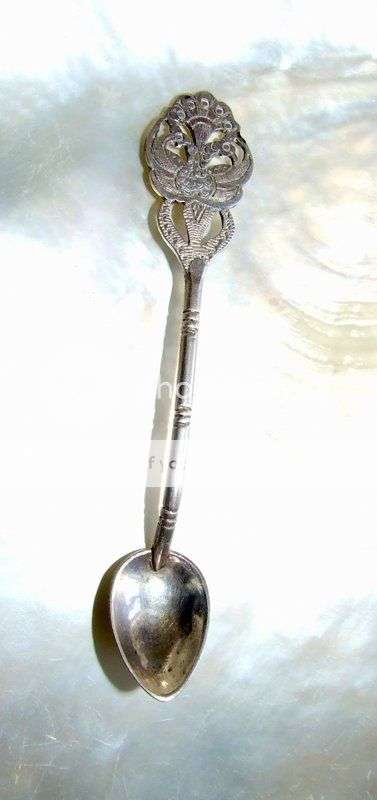 Beautiful ornately engraved Dutch hallmarked silver salt spoon