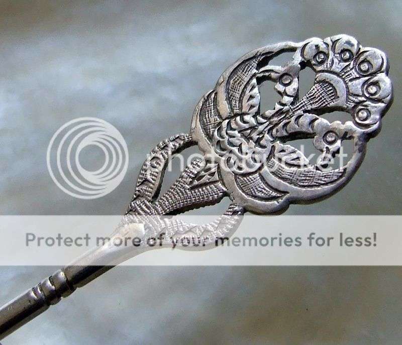 Beautiful ornately engraved Dutch hallmarked silver salt spoon