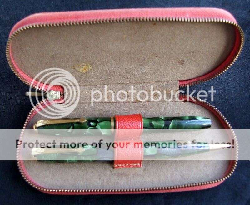 Vintage CONWAY STEWART DINKY pen and pencil in CS zip case