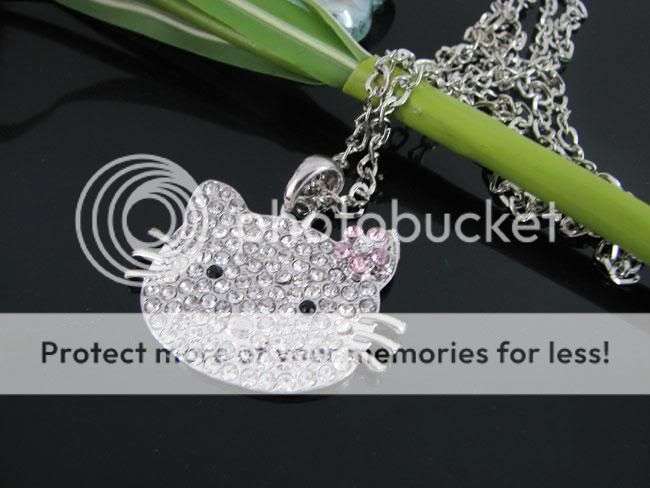 Stunning HELLO KITTY diamante Pendant and chain!