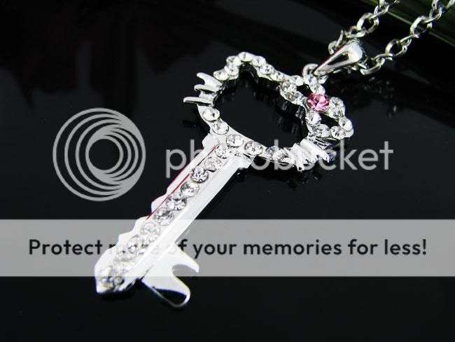 Stunning! HELLO KITTY Key Necklace with Diamante!