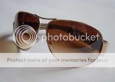 Stunning Gold Designer Aviator sunglasses with box and cloth!