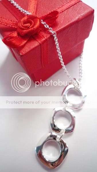 Stunning Three Link Sterling SIlver Pendant and chain!