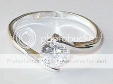 SPARKLING CZ 925 silver solitaire ring