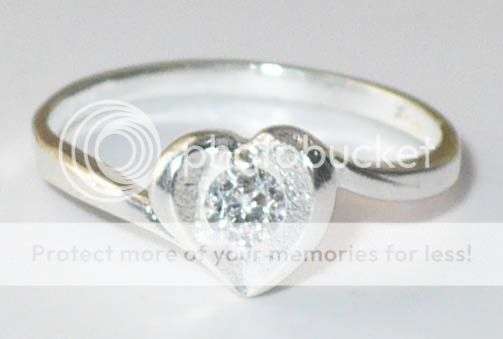 STUNNING CZ 925 silver heart shaped ring!