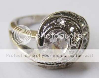 STUNNING SIM DIAMOND 18KWGP RING SIZE 7