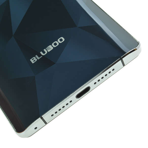 BLUBOO Xtouch 4G 5-inch 3GB RAM 32GB ROM  64Bit Octa-core Smartphone