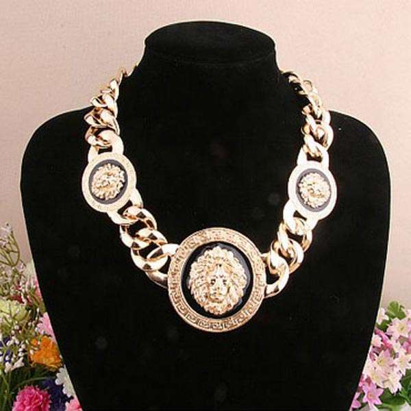 Punk Oil Drop Three Lion Head Necklace Golden Alloy