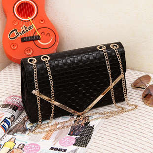 Beautiful party bags, chain bags, clearance now with flaws