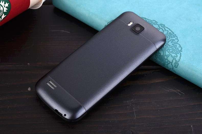 SERVO 225 2.4 Inch 1100mAh Bluetooth Whatsapp Fackbook FM MP3 Metal Body Dual SIM Card Feature