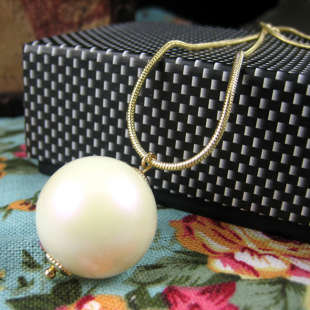 fashion big ball necklace