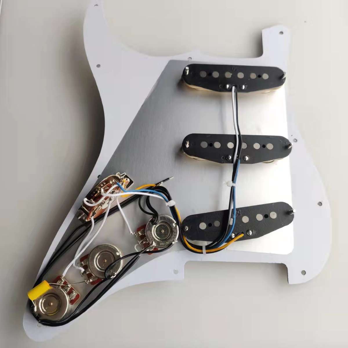 Prewired Pickguard Loaded  with Alnico 5 Single Coil Pickups - Black