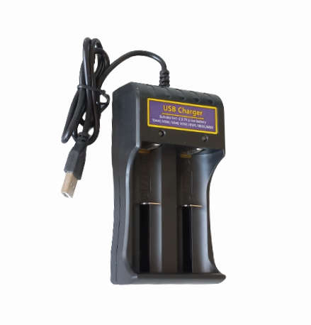 EA027A - USB Lithium Battery charger for 26650, 18650 , 16340 etc 1200mA for  3 Batteries Slot