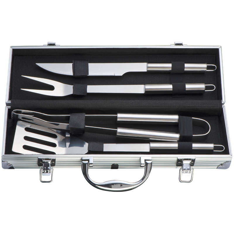 Metal Braai case with tongs, spatula, braai fork and a knife (63044)