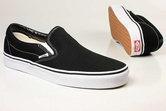 VANS - CLASSIC SLIP-ON VN-0EYEBLK