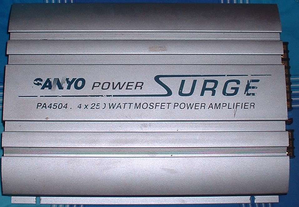 Sanyo Power Surge PA4504 4x 250watt amp