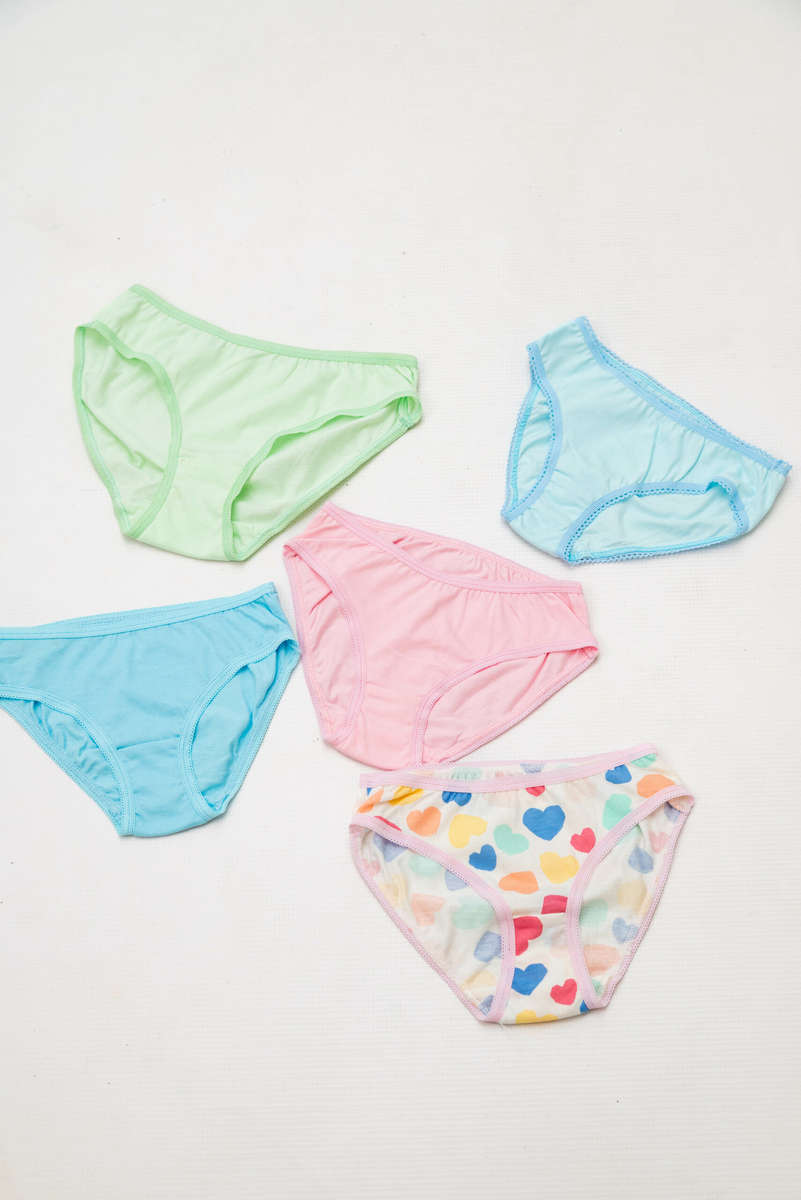 Girls 5 Pack Branded Panties Underwear