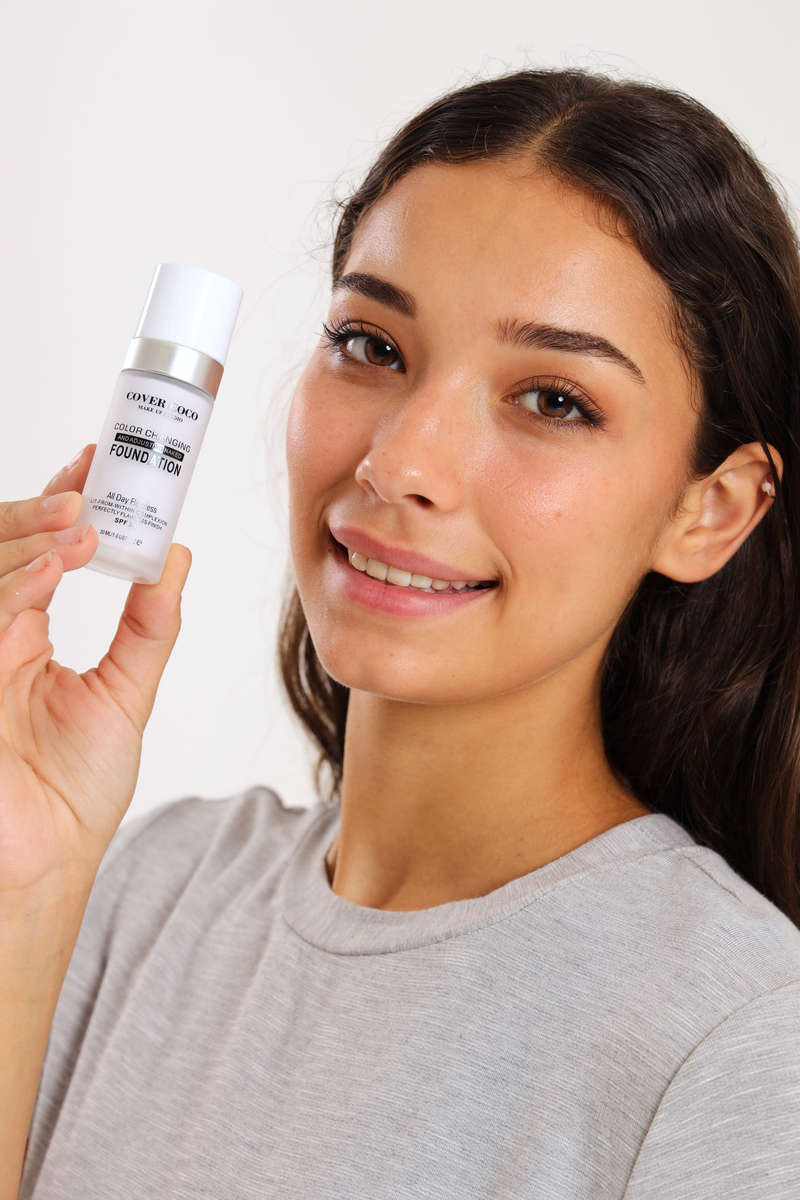 Colour Changing &amp; Adjusting Naked Foundation 30ml