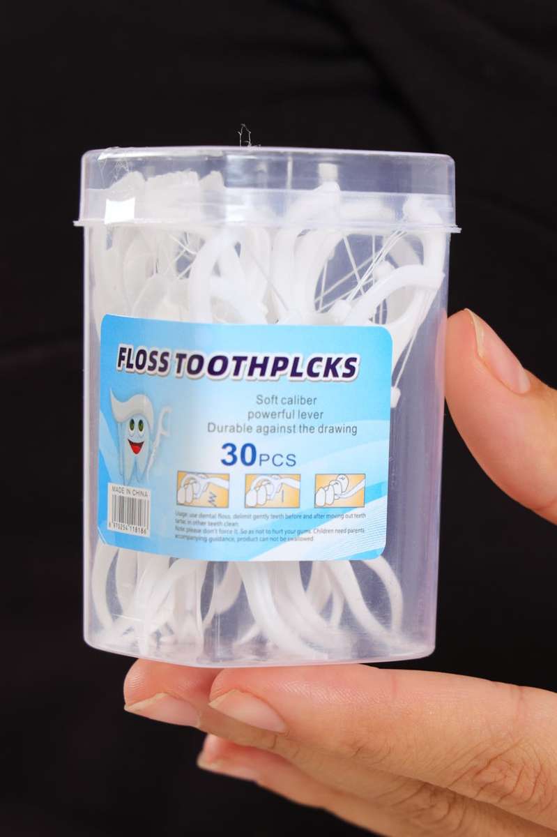 Senza® 30 Piece Dental Floss Toothpicks