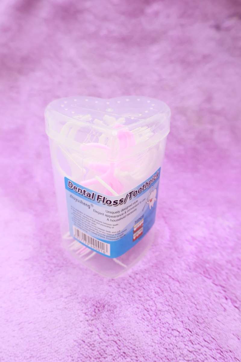 Senza® 30 Piece Dental Floss Toothpicks