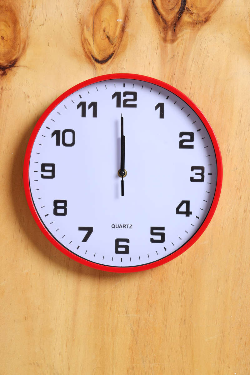 Senza® Retro QUARTZ Wall Clock For Living Room or Office Batteries Included 30cm