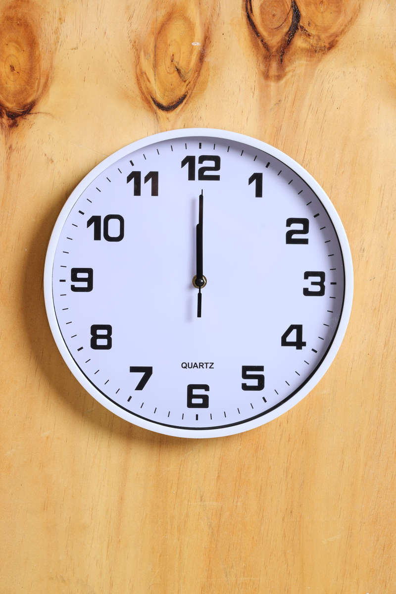 Senza® Retro QUARTZ Wall Clock For Living Room or Office Batteries Included 30cm