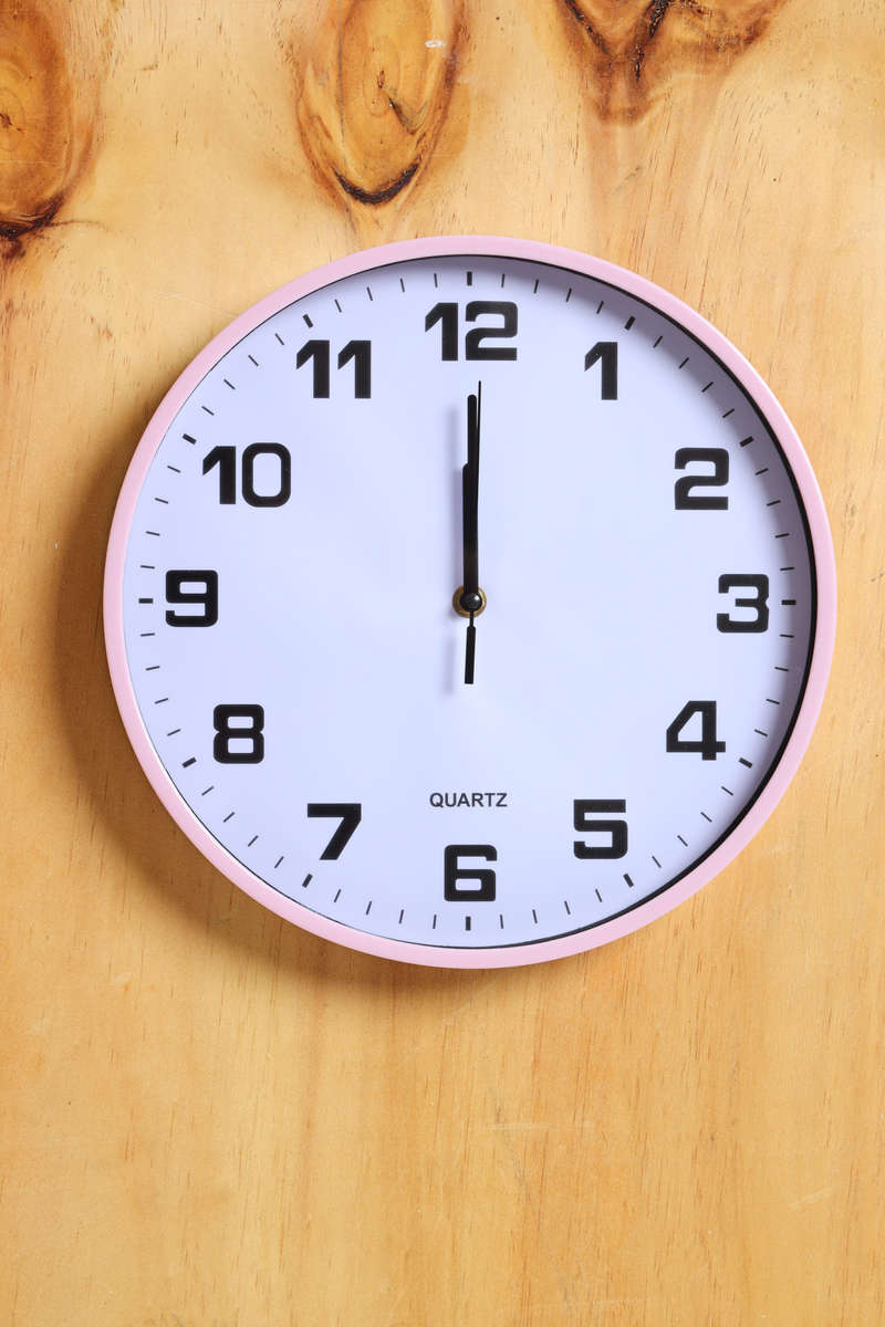 Senza® Retro QUARTZ Wall Clock For Living Room or Office Batteries Included 30cm