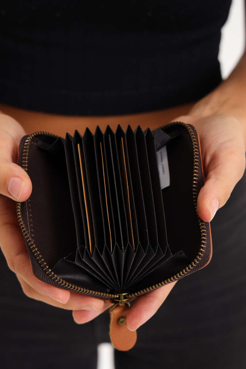 Camel Mountain RFID Geniun Leather Zipp-Around Multiple Card Wallet