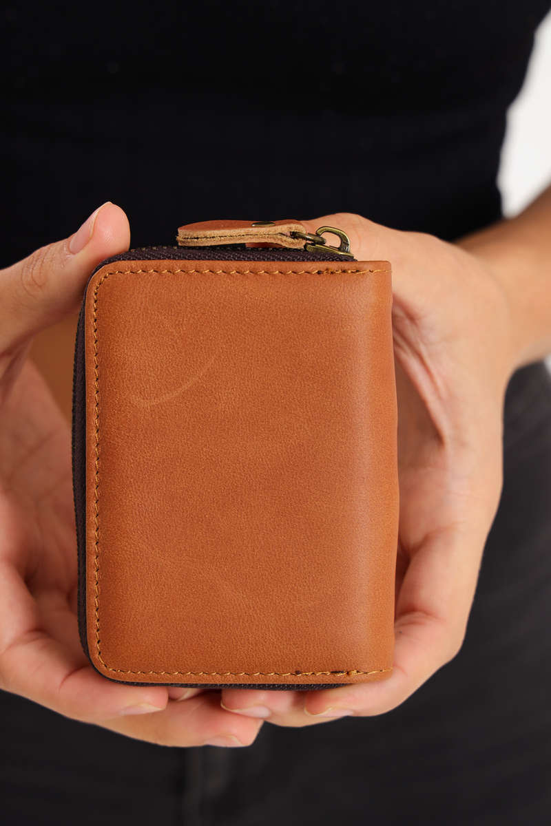 Camel Mountain RFID Geniun Leather Zipp-Around Multiple Card Wallet