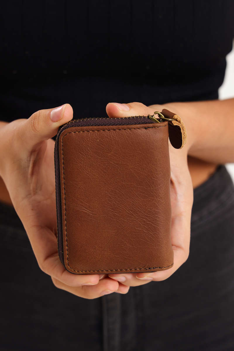 Camel Mountain RFID Geniun Leather Zipp-Around Multiple Card Wallet