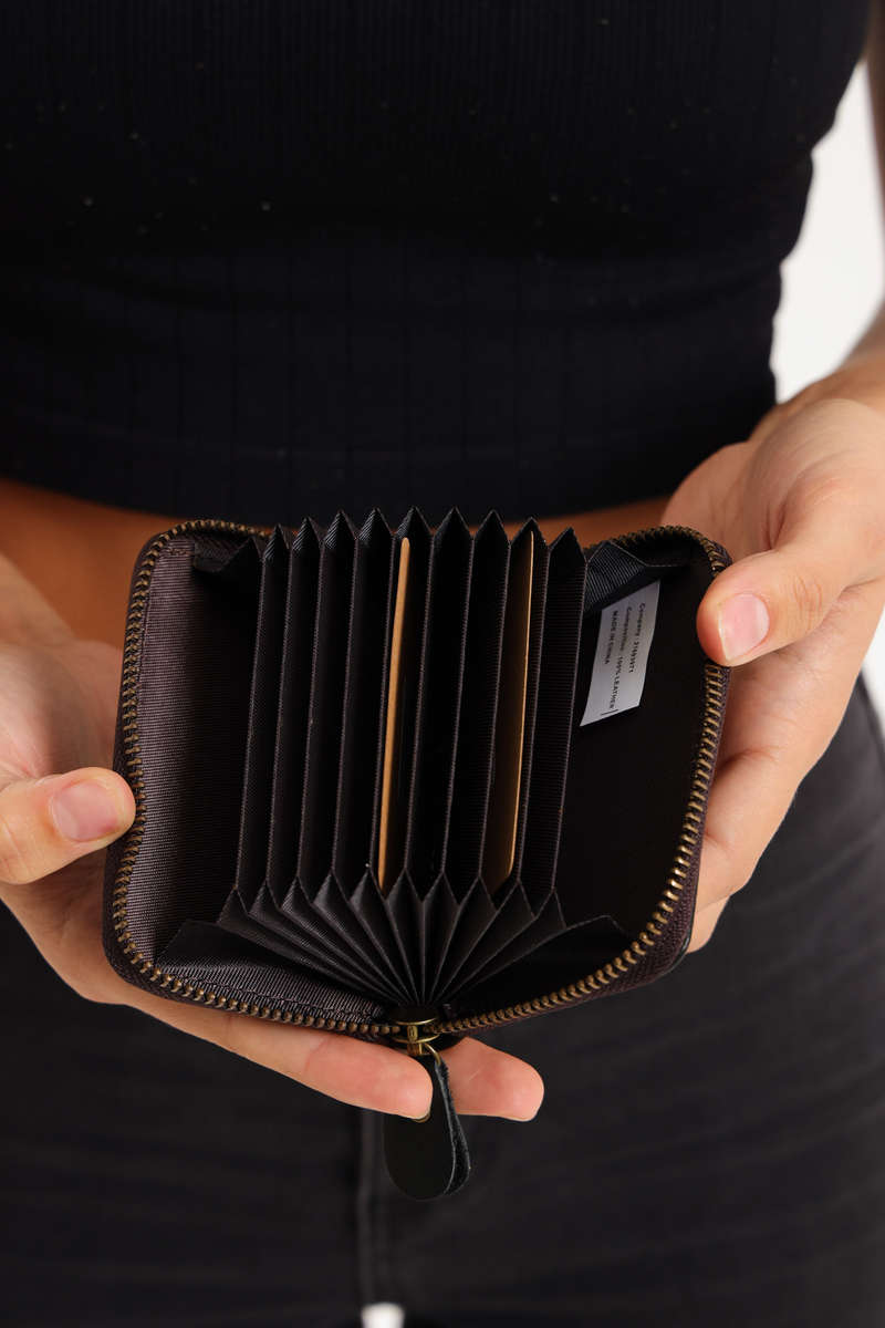 Camel Mountain RFID Geniun Leather Zipp-Around Multiple Card Wallet