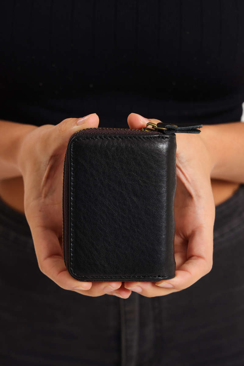 Camel Mountain RFID Geniun Leather Zipp-Around Multiple Card Wallet