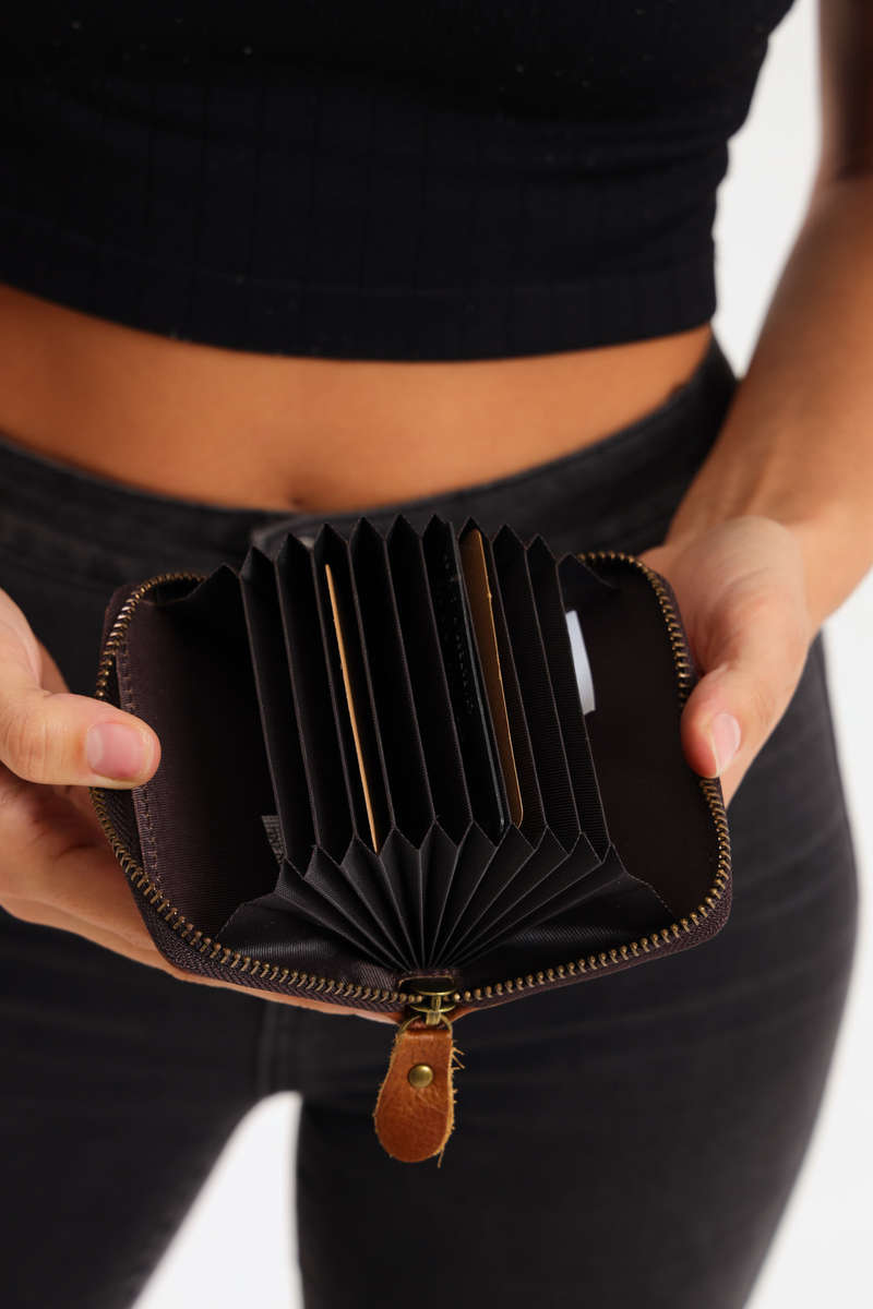 Camel Mountain RFID Geniun Leather Zipp-Around Multiple Card Wallet