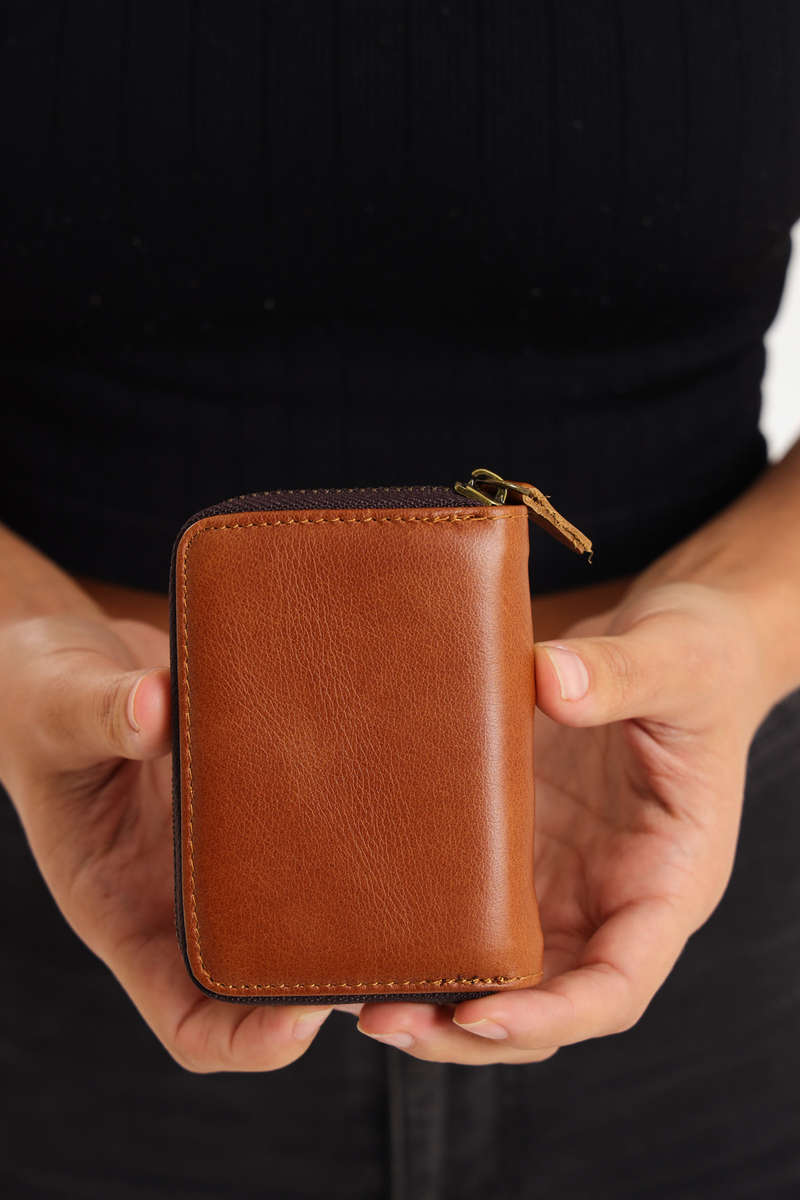 Camel Mountain RFID Geniun Leather Zipp-Around Multiple Card Wallet