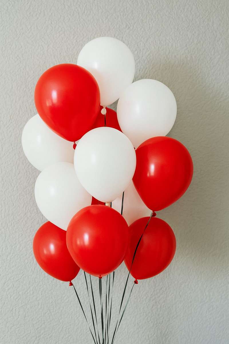 Senza® 12 Pack Helium Red & White Helium Christmas Balloons 30cm