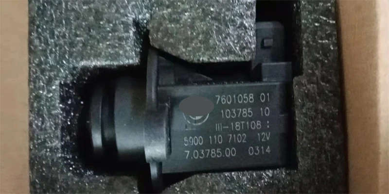 Automobile Diverter Valve Charger for BMW X3 X5 X6 F80 F35 F30 F03 F02 F01