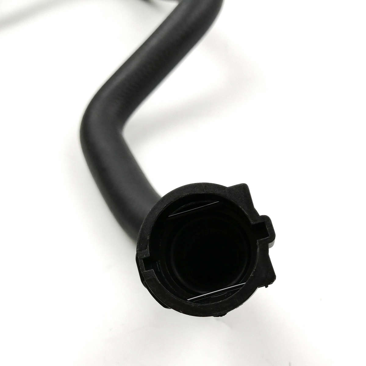 Water Valve Hose 6421837868 For BMW 5 Series E39 X5 740 520 Engine Inlet Line