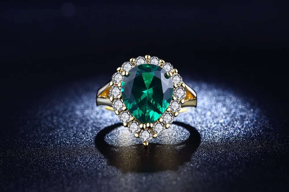 ***STUNNING*** Simulated Emerald and white CZ diamond simulant 18k GP Royal Line Cocktail Ring