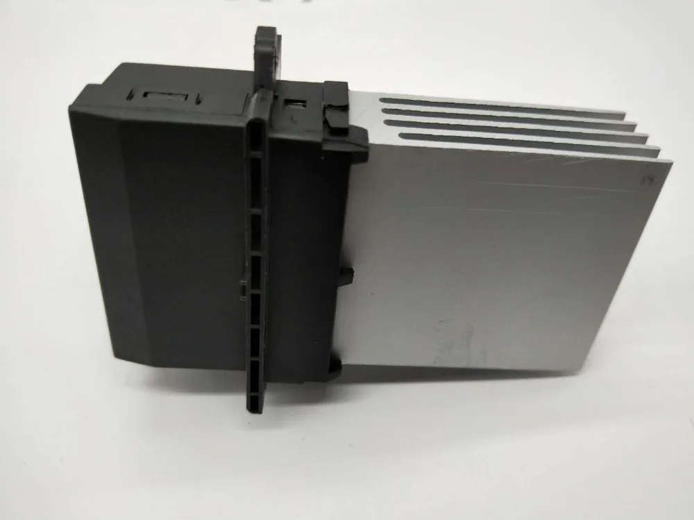 2PCS Blower Motor Heater Fan Resistor For Nissan Tiida Peugeot Renault